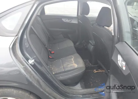 2023 Kia Forte Lxs z USA, uszkodzony, nr VIN 3KPF24AD8PE555972